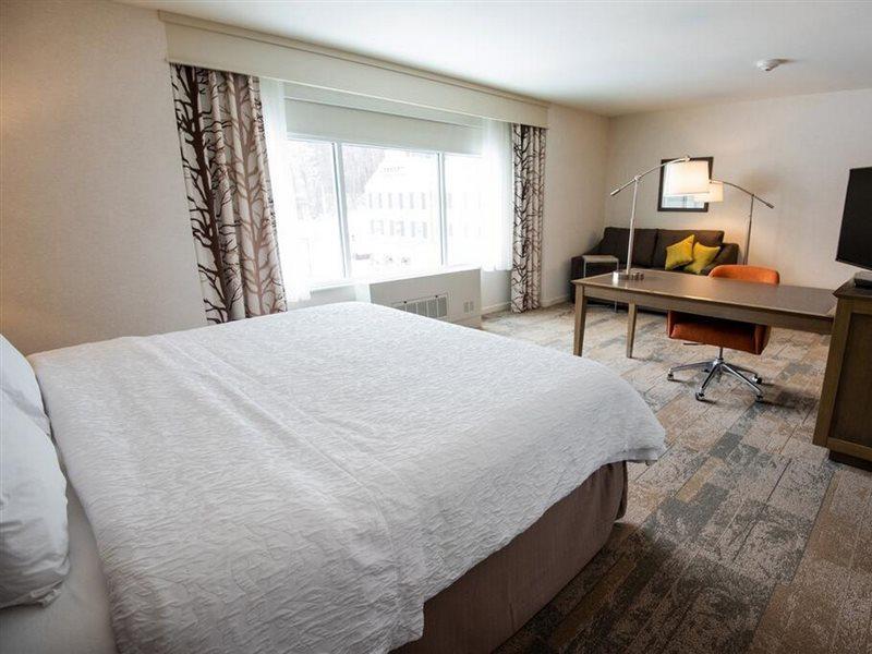 Hampton Inn & Suites Manchester, Vt Экстерьер фото