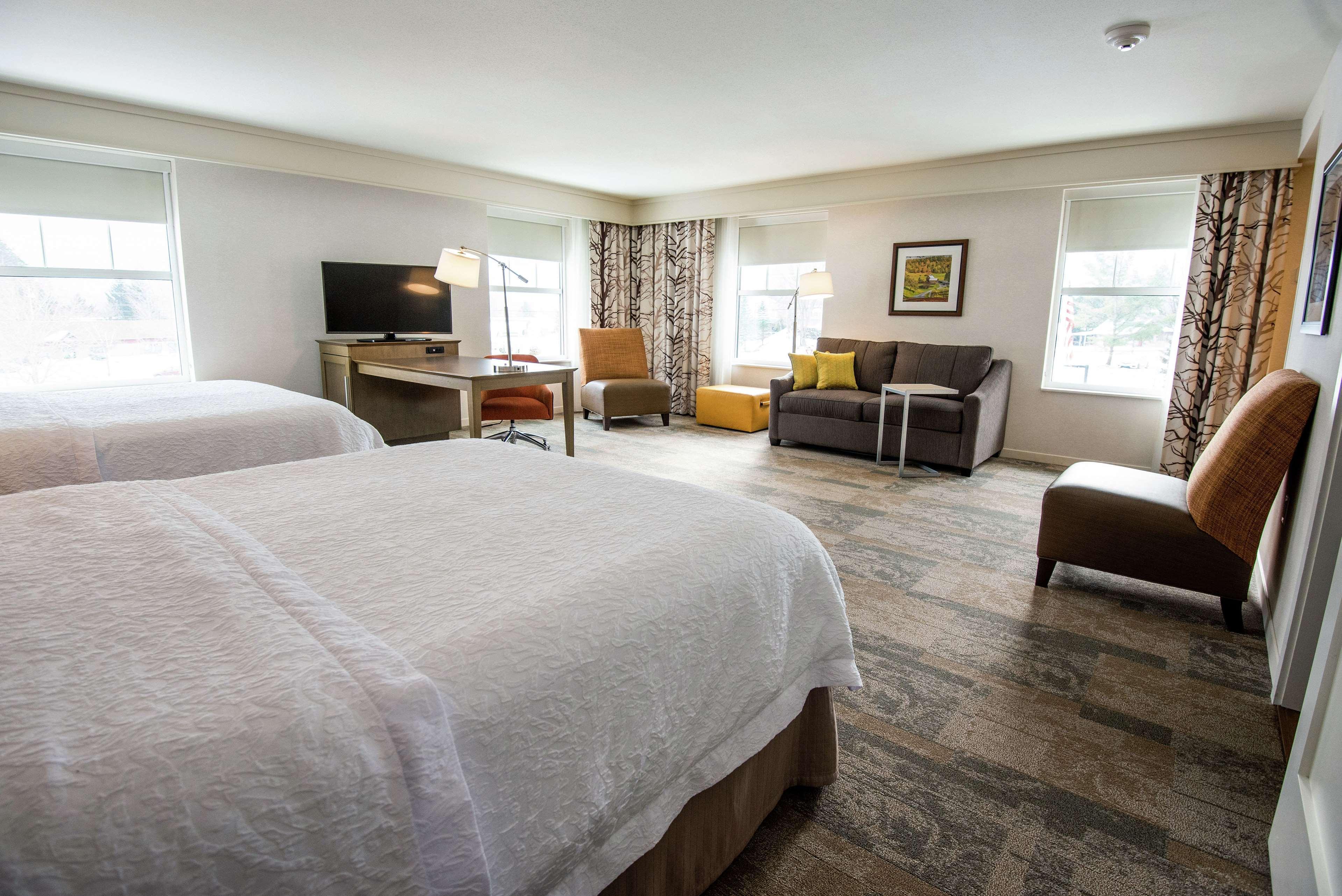 Hampton Inn & Suites Manchester, Vt Экстерьер фото