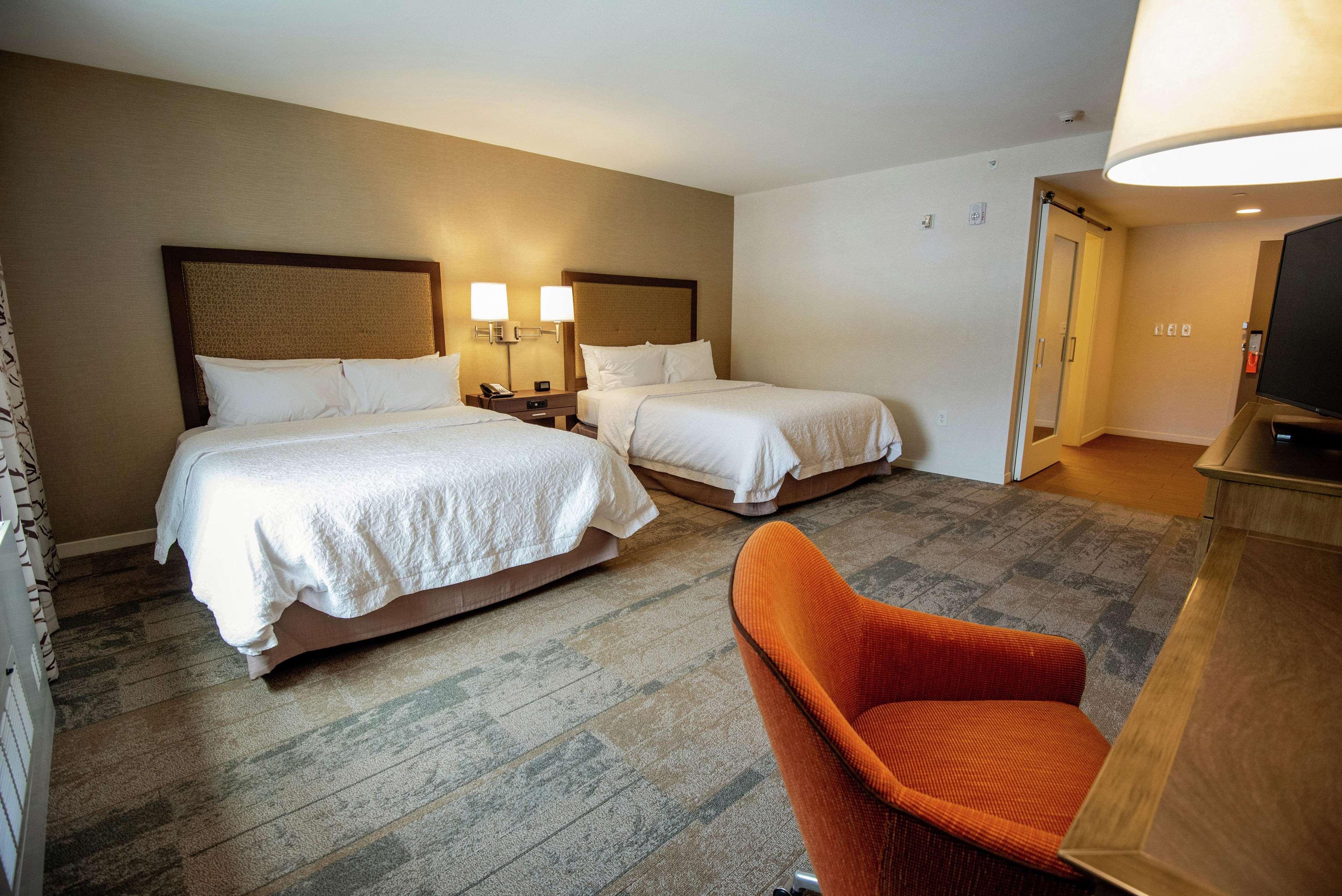 Hampton Inn & Suites Manchester, Vt Экстерьер фото