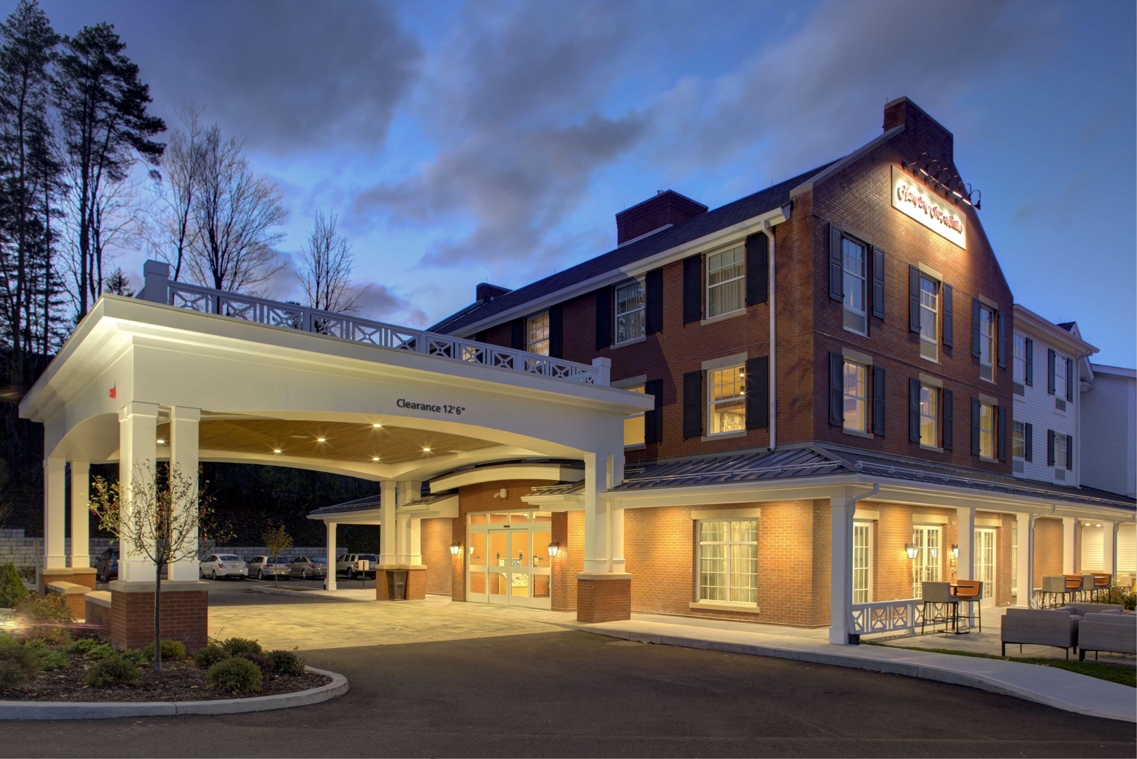 Hampton Inn & Suites Manchester, Vt Экстерьер фото