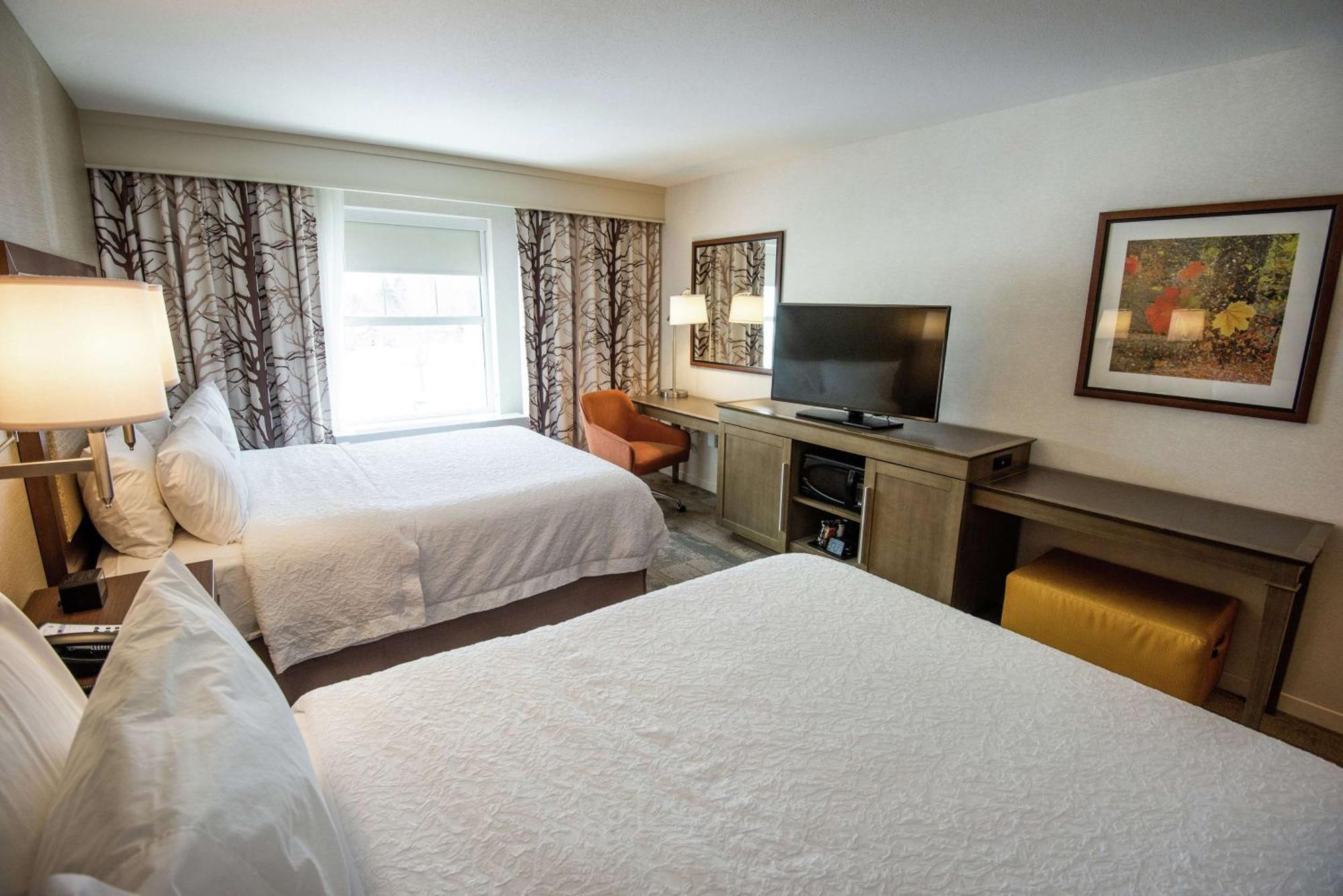 Hampton Inn & Suites Manchester, Vt Экстерьер фото