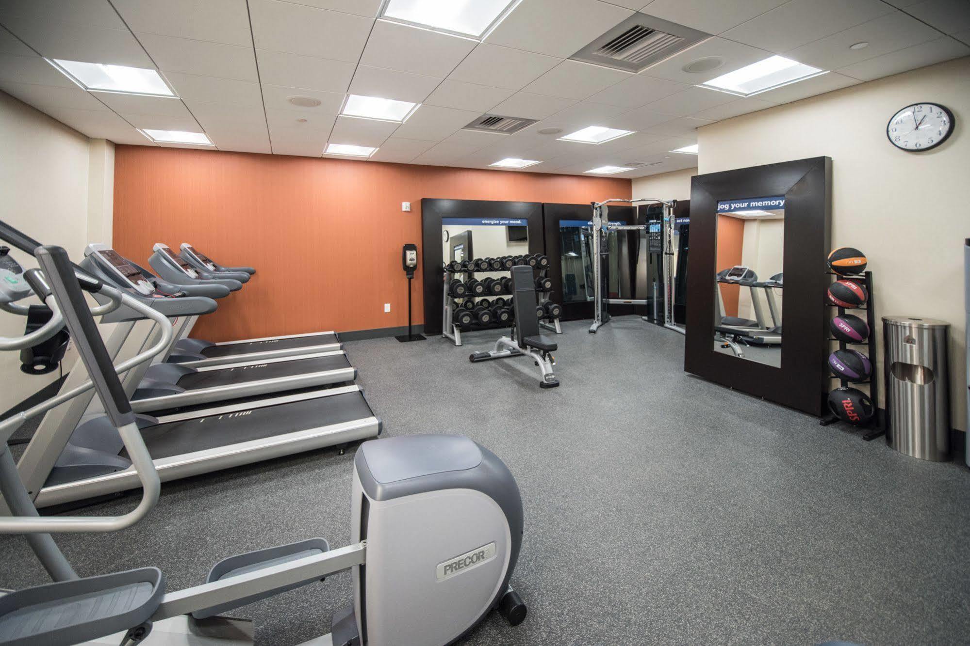 Hampton Inn & Suites Manchester, Vt Экстерьер фото