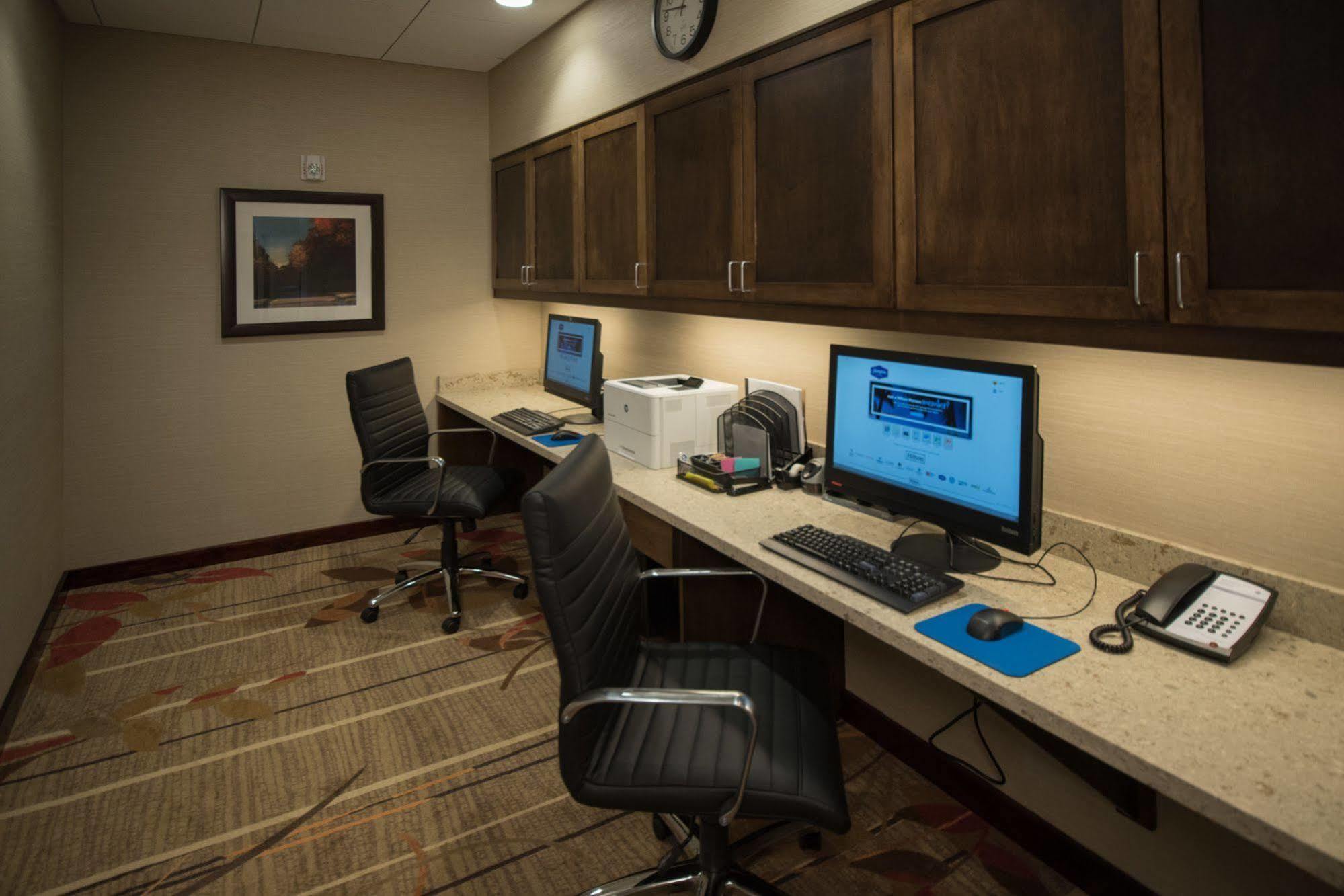 Hampton Inn & Suites Manchester, Vt Экстерьер фото