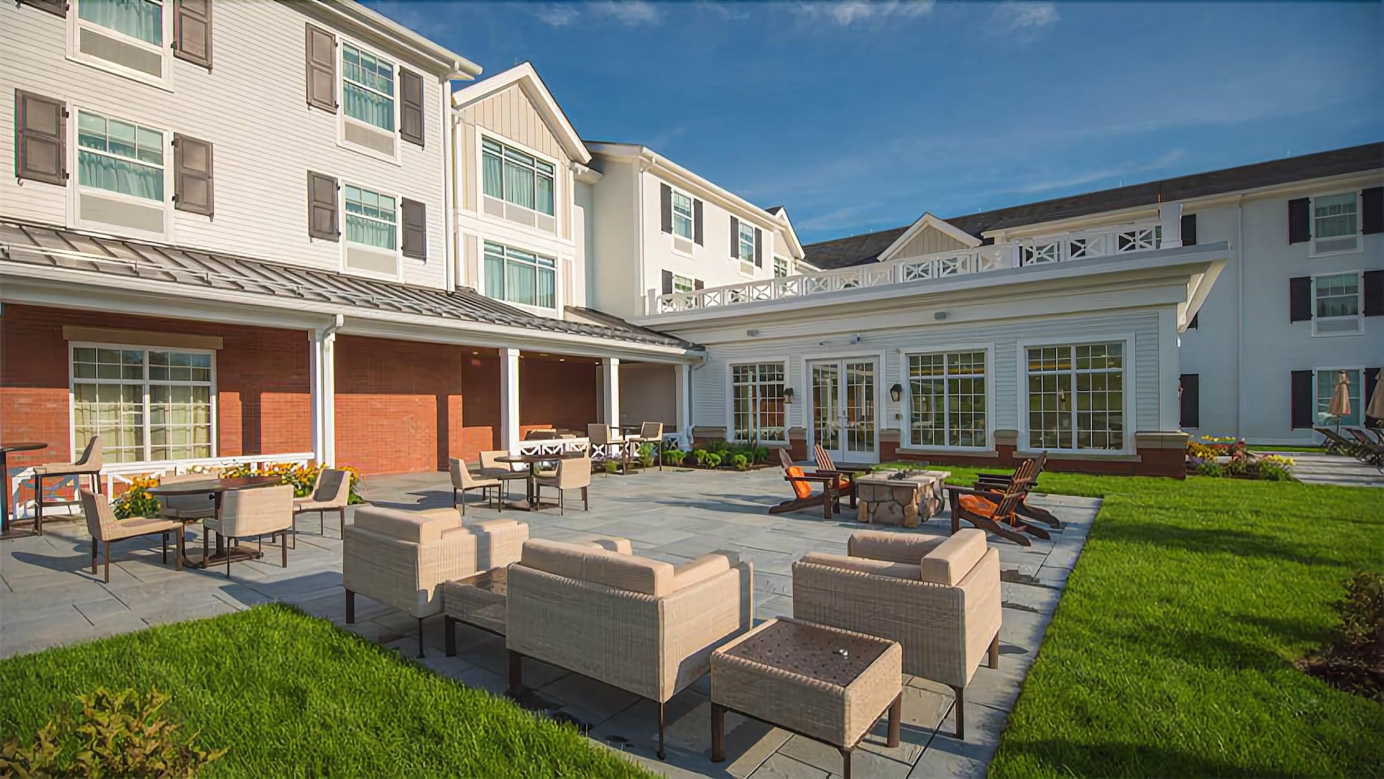 Hampton Inn & Suites Manchester, Vt Экстерьер фото